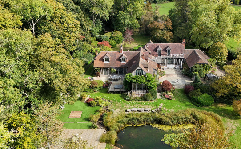 Main image of property: Mill Lane, Reading, RG4