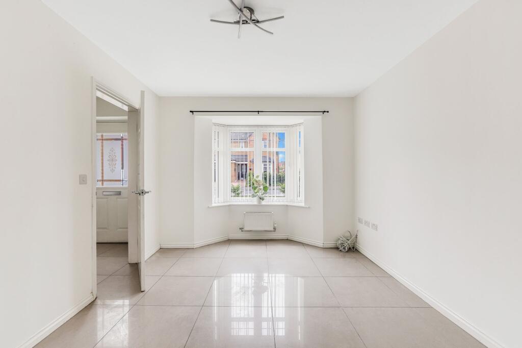 Griffon Drive, Hucknall, NG15 - View 3
