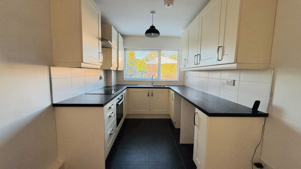 Apartment in Gillingham, Medway - View 3