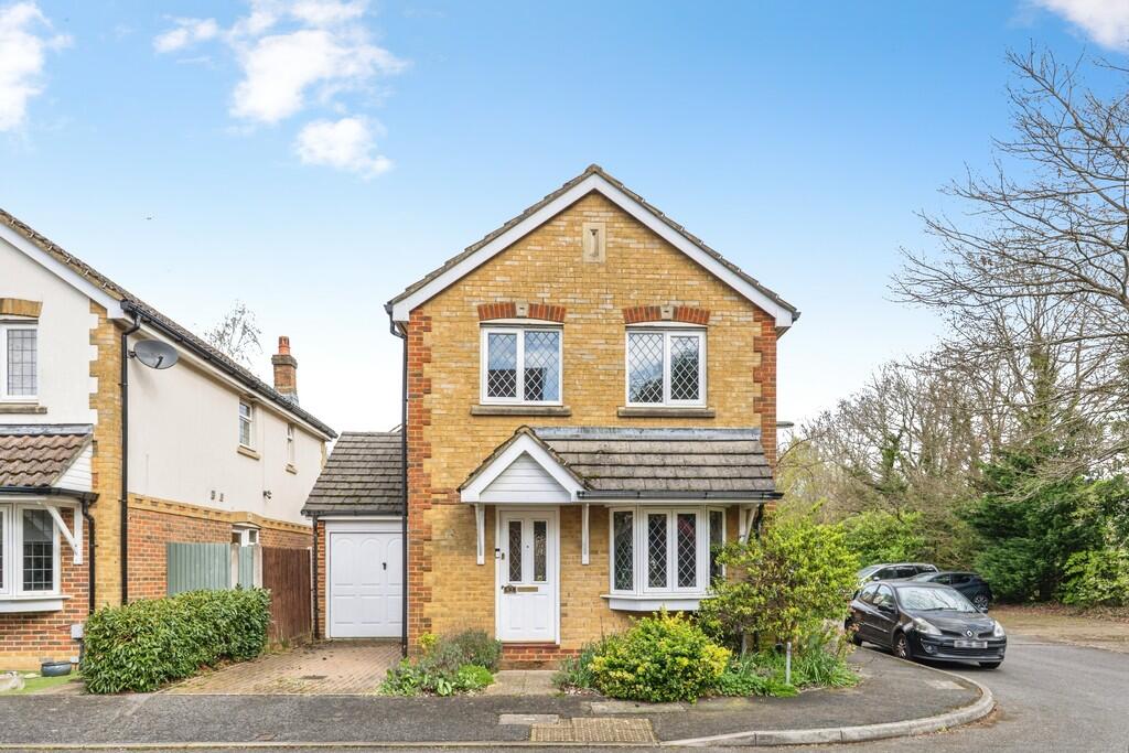 Main image of property: Lorne Gardens, Knaphill