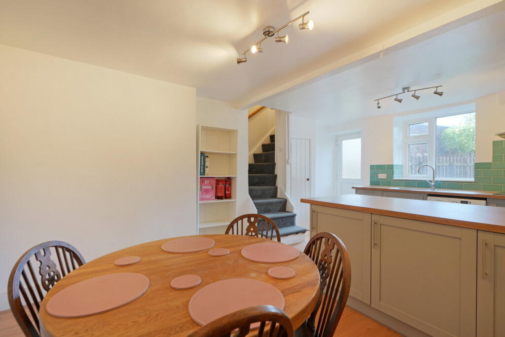 House in Sheffield, South Yorkshire - More