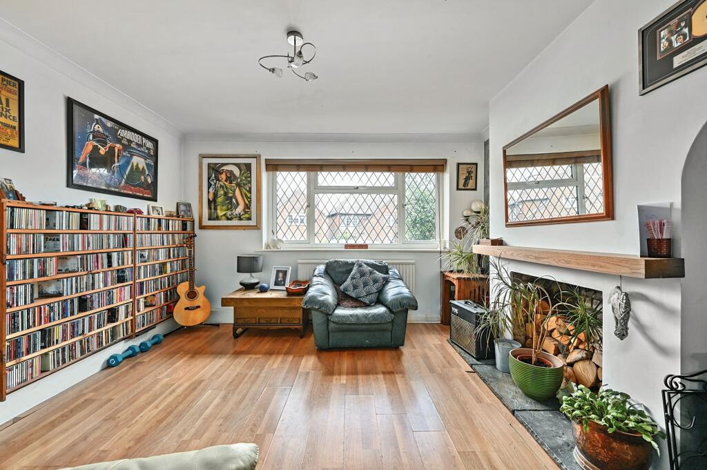 Hawkswood Drive, Hailsham, BN27 photo 2