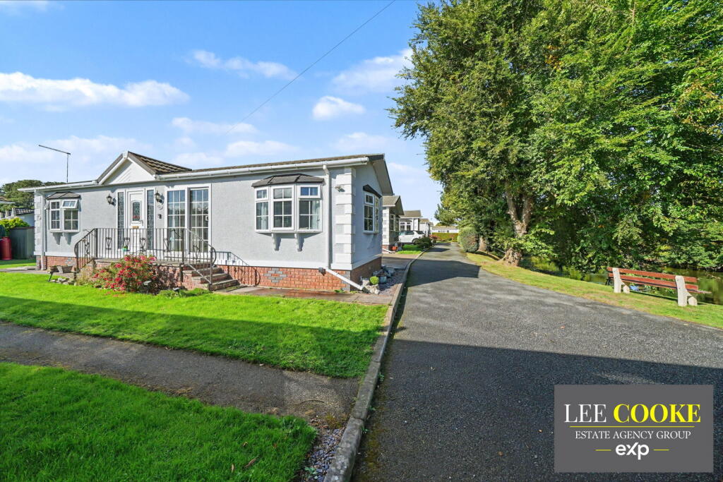 House in Stoke-on-Trent - More