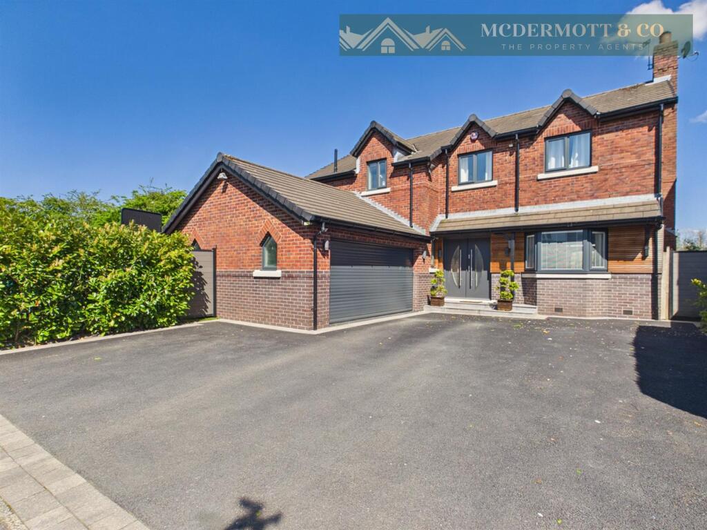 Main image of property: Farmstead Close, Woodhouses Village, Failsworth