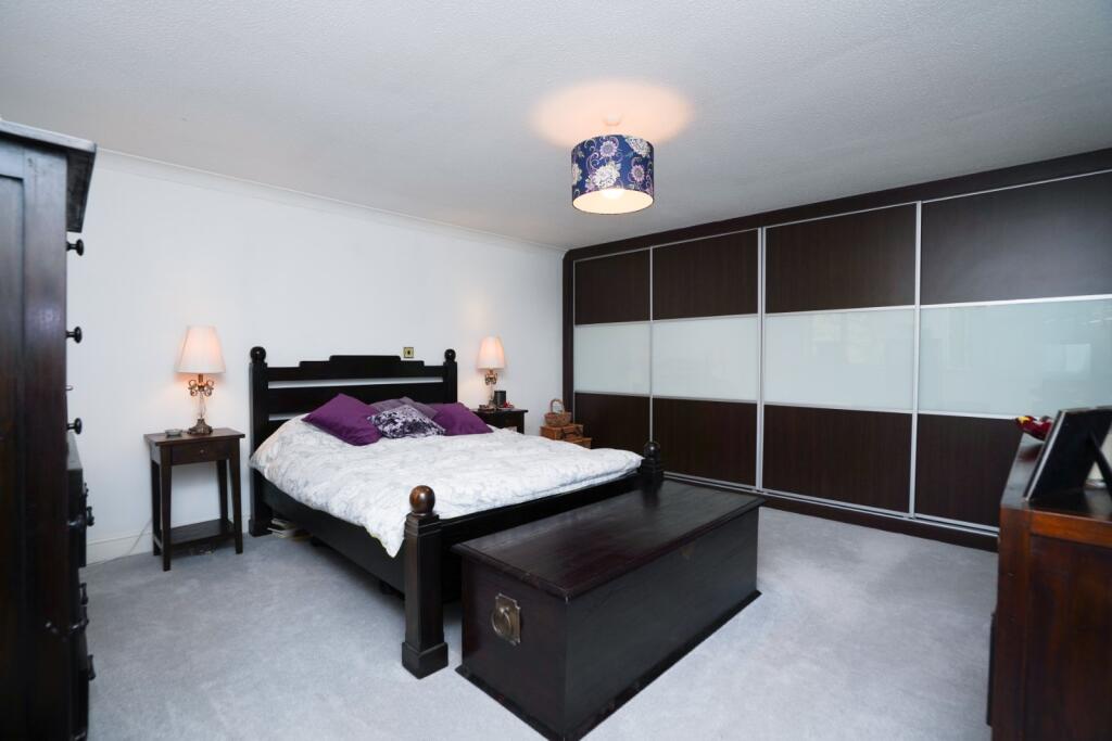 House in Warwick, Park Hill, Kenilworth - More