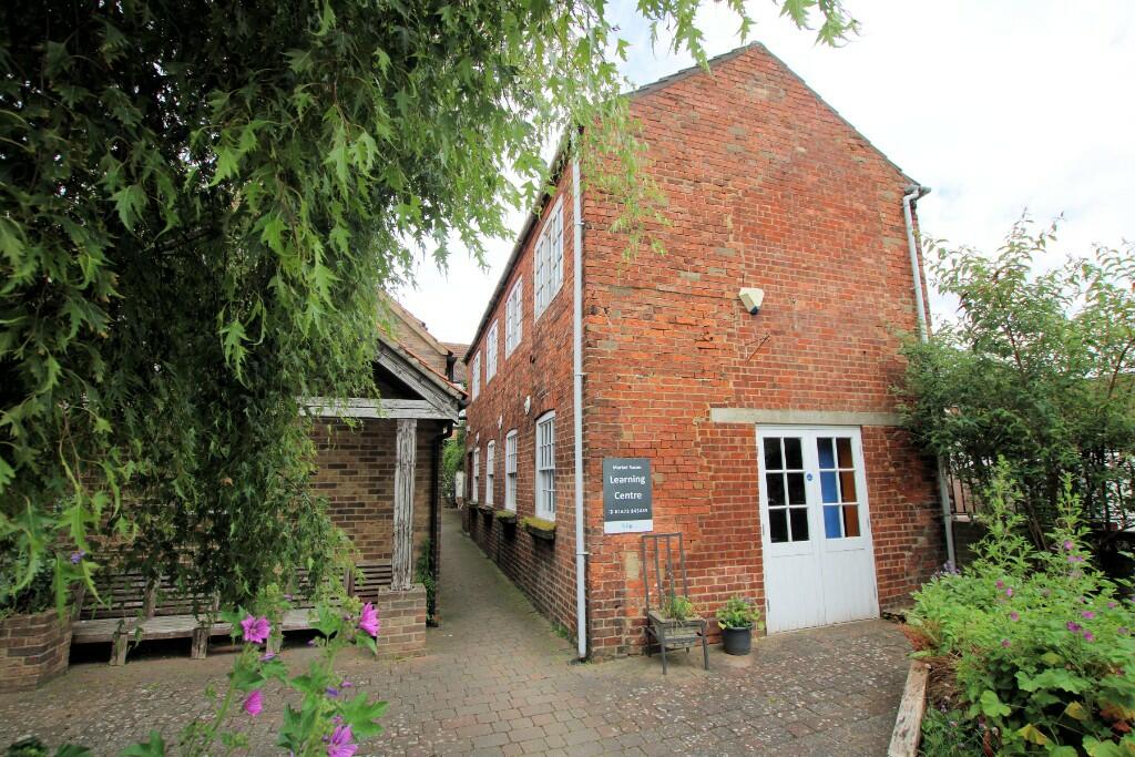 Main image of property: Offices/Training Rooms, 8A,8B & 8C Queen Street, Market Rasen, Lincolnshire, LN8
