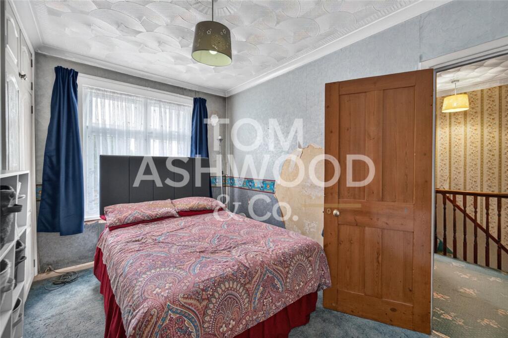 House in Ilford - More