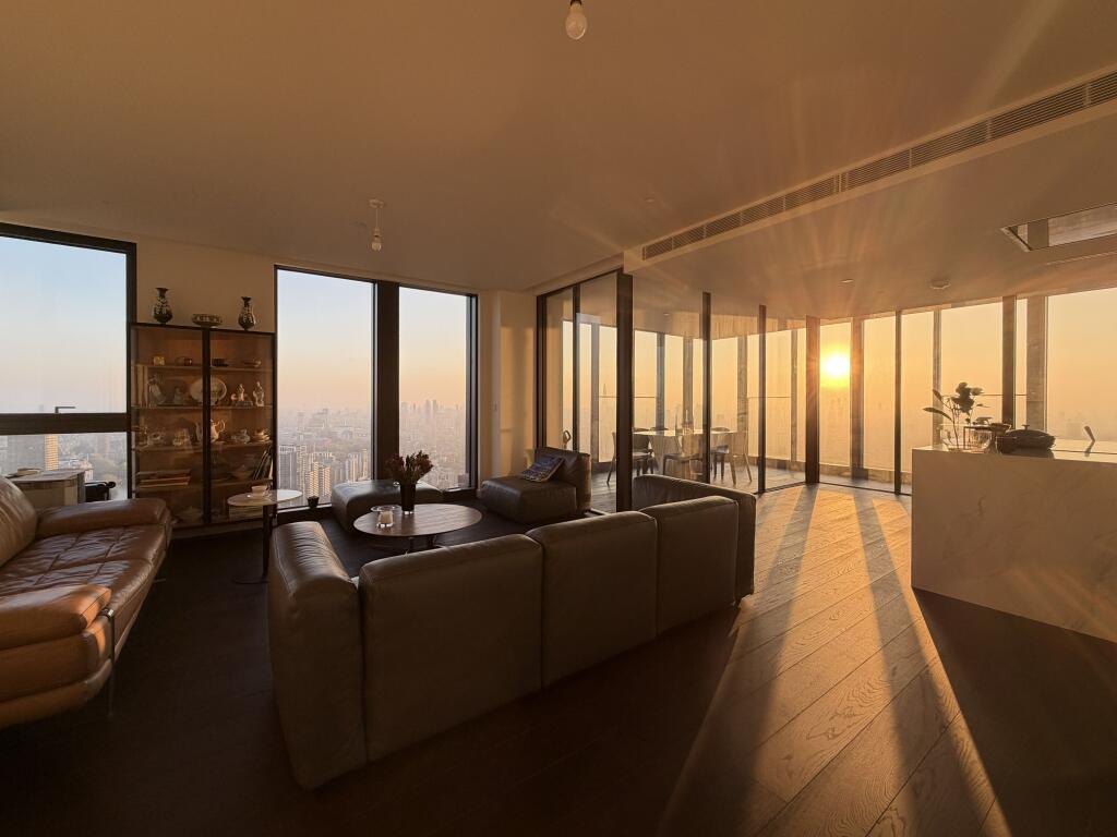 House in London, Vauxhall - View 2