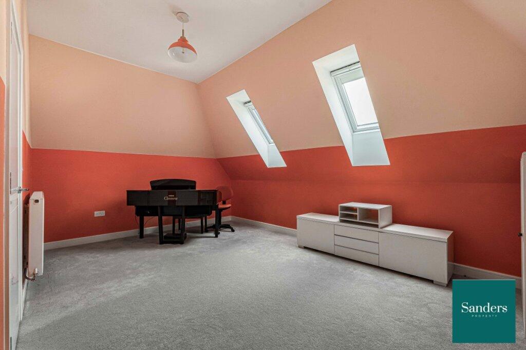 House in Slough - View 3