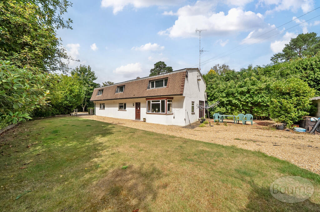 3-bed detached on Camp End Road, St. Georges Hill, Weybridge, Surrey, KT13, £800,000
