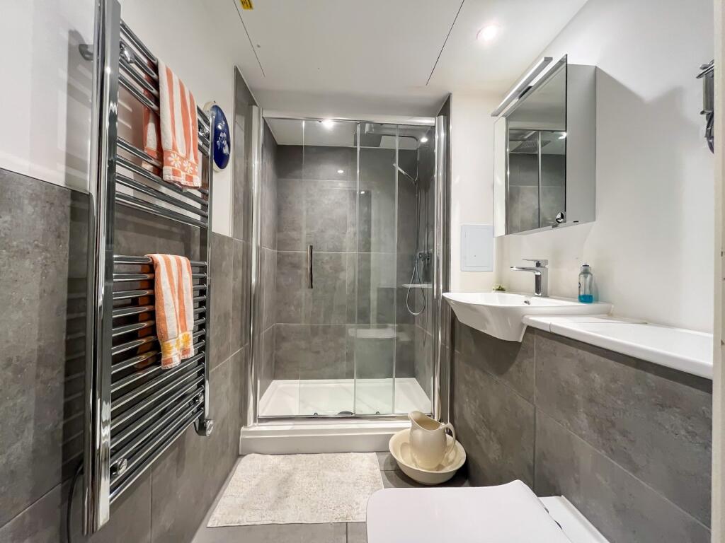 Apartment in Bristol - View 4