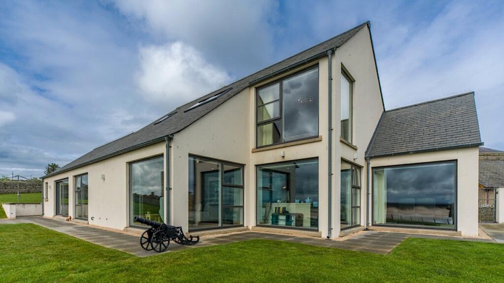Main image of property: The Cliff, 5 Townhall Lane, Lossiemouth, Moray, IV31