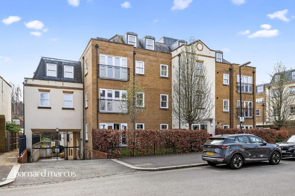 Main image of property: The Parade, Epsom