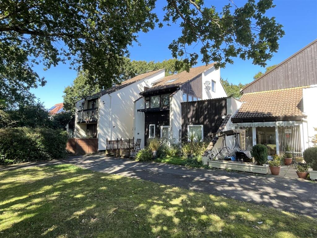 Main image of property: Tree Hamlets, Upton