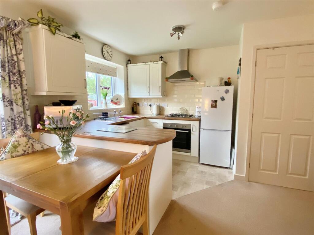 11 Linden Fields, Minsterley, Shrewsbury, SY5 0FE photo 4