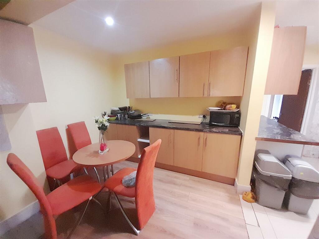 Derwent Drive, Hayes photo 3