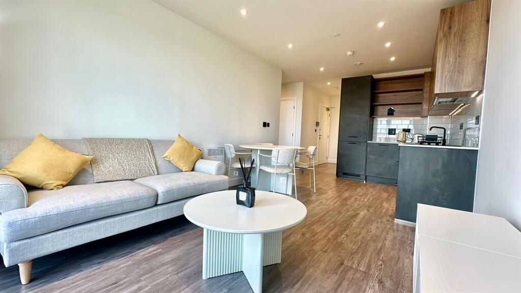 Additional image 3 of Glasswater Locks- Belmont Row, Birmingham, B4