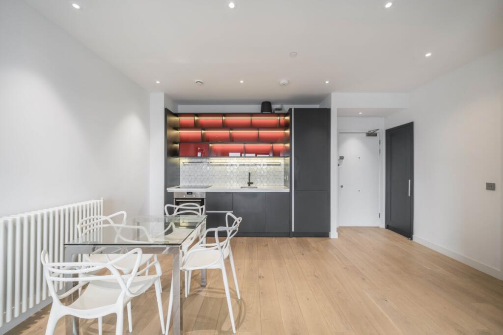 Main image of property: Botanic Square London E14