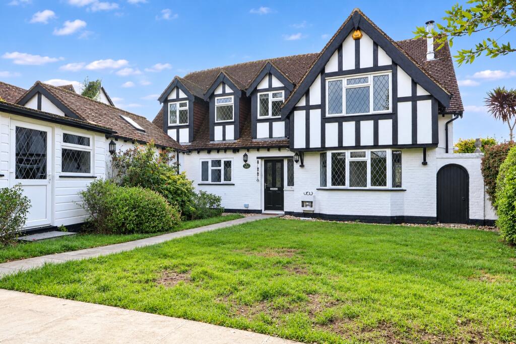4-bed detached on Ansisters Road, Ferring, West Sussex, BN12, £850,000