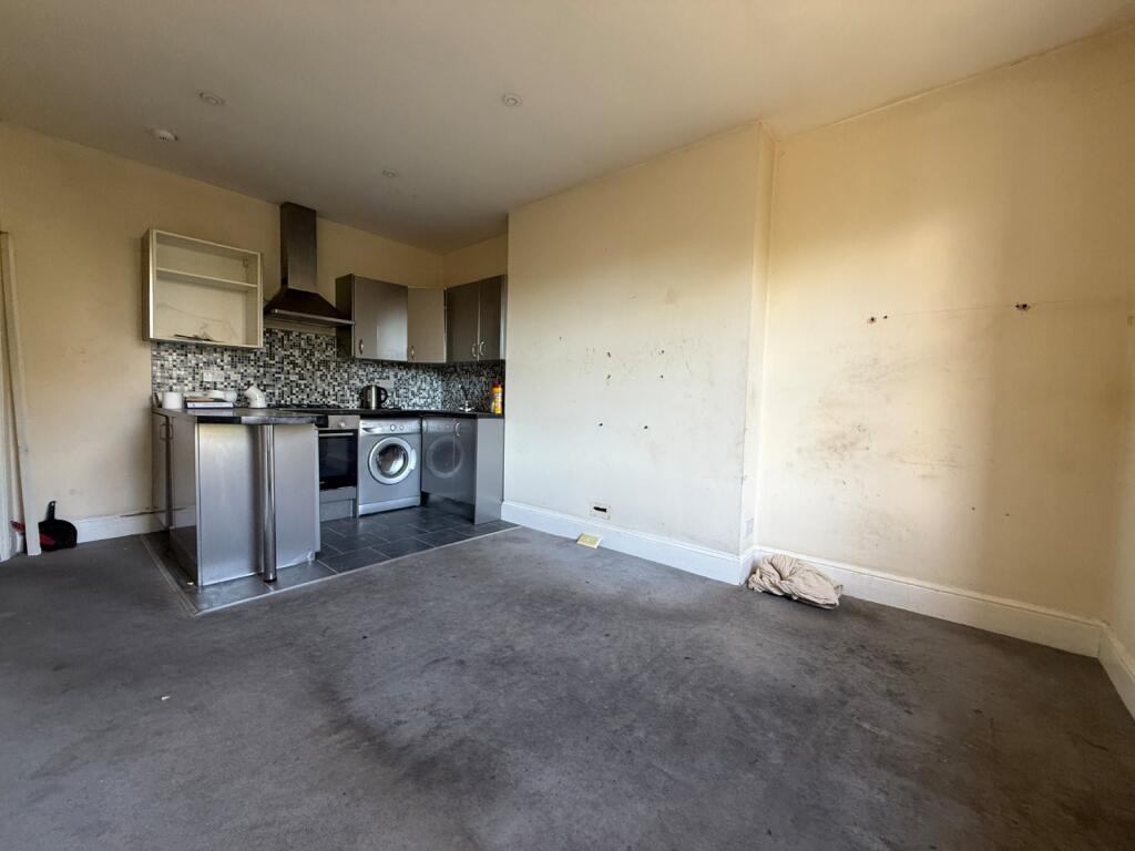 Apartment in Hove, Brighton and Hove - View 5