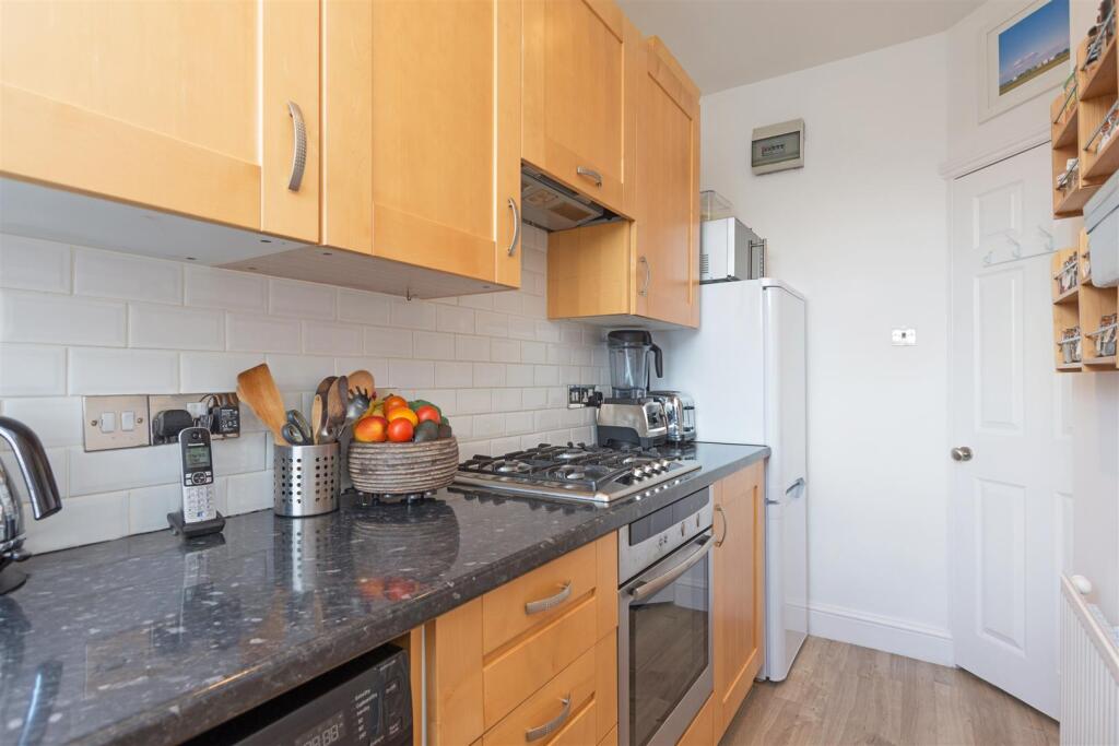 Apartment in London - More