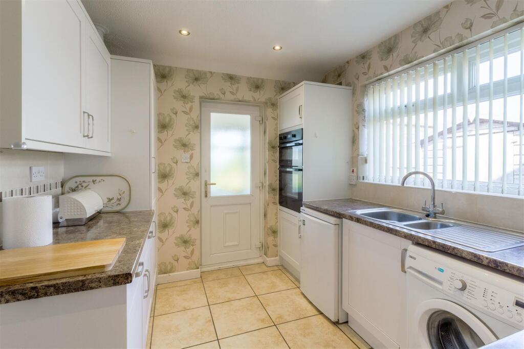 Cedar Way, 'The Pyghtle', Wellingborough - View 4