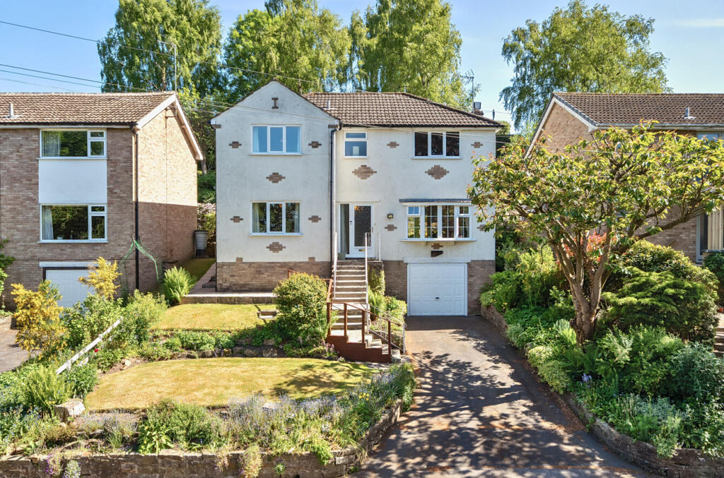 4-bed detached on Oakdale, North Yorkshire, HG1, £550,000