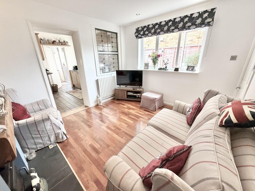 House in Surrey Heath, Surrey - View 3