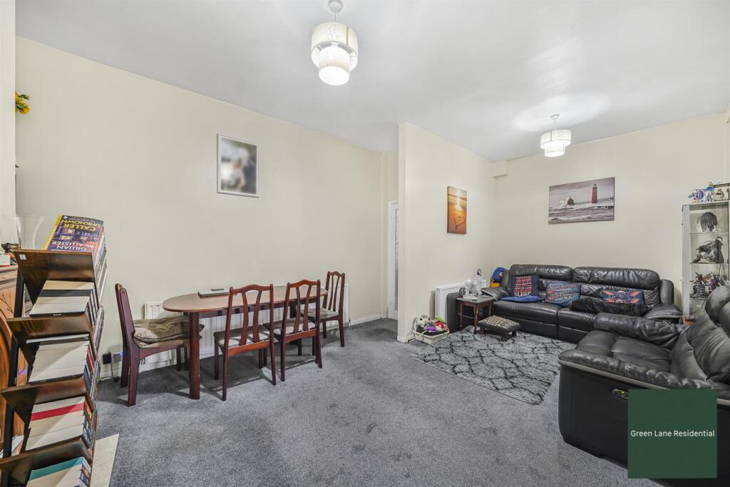 House in London, Goodmayes, Seven Kings - More