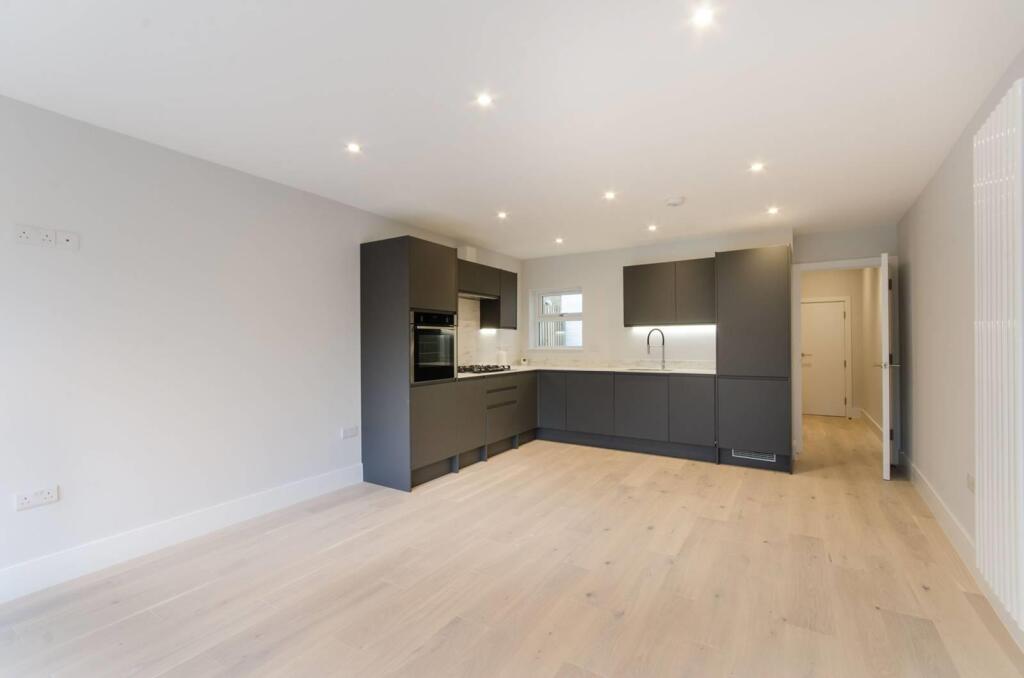Apartment in London - More