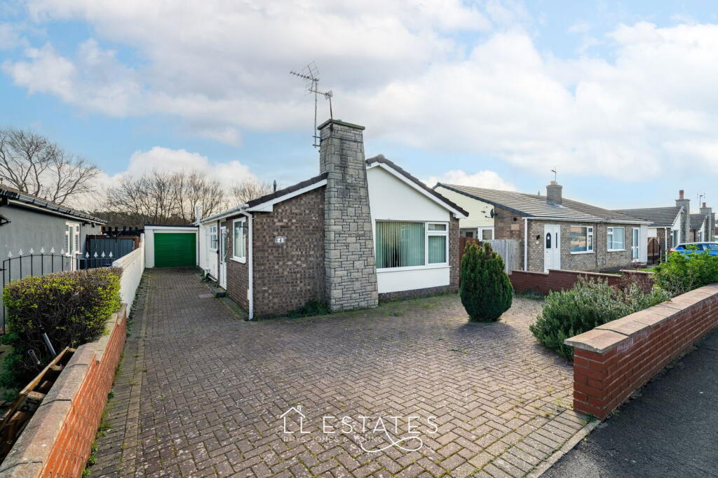 Main image of property: Parc Esmor, Rhyl, LL18 3NW