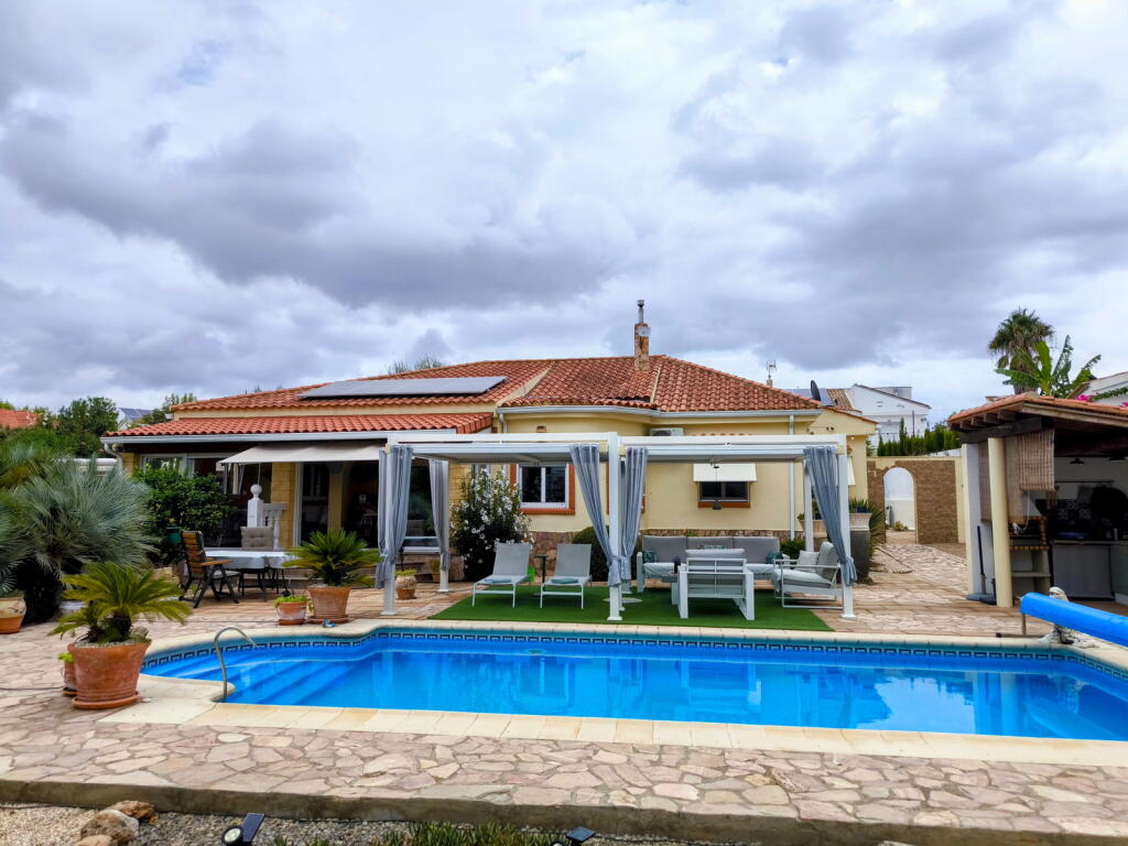 Main image of property: Valencia, Valencia, Montroy