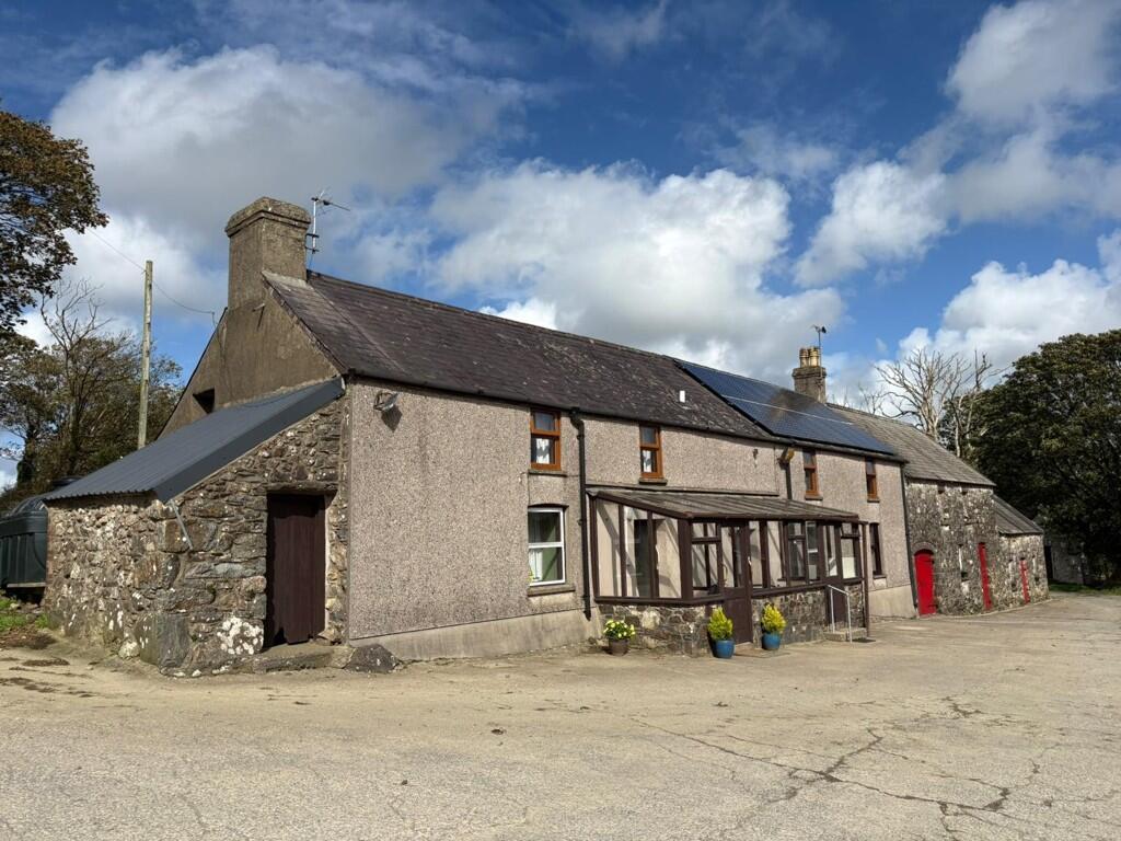 Main image of property: Henne Fawr, Tufton, Clarbeston Road, Pembrokeshire, SA63 4TL