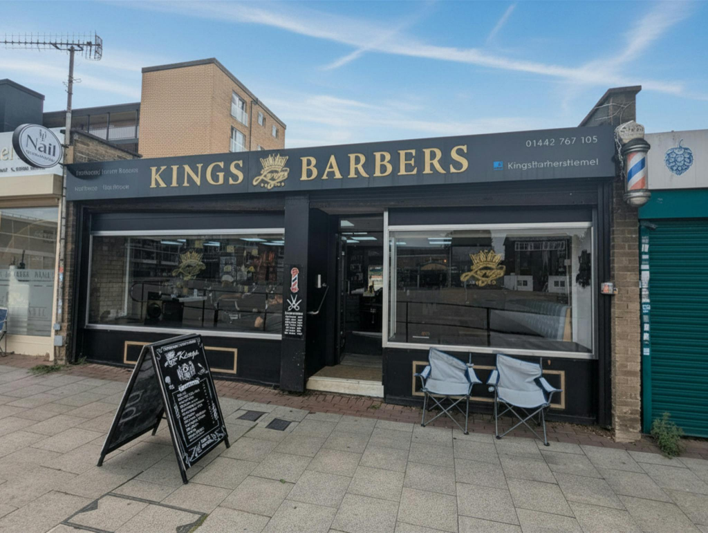 Main image of property: 33-34 The Square, Marlowes, Hemel Hempstead, HP1 1EP