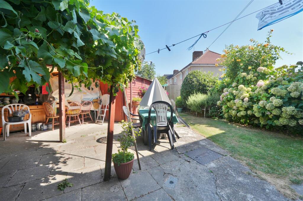 House in Slough - View 3