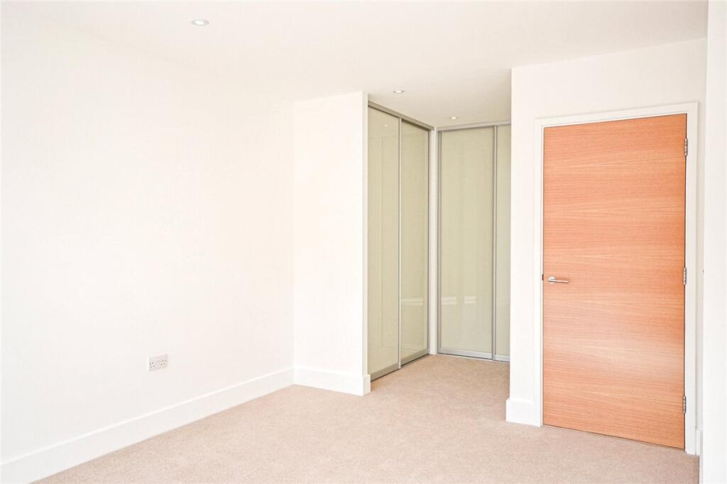 Apartment in Cambridge - View 5