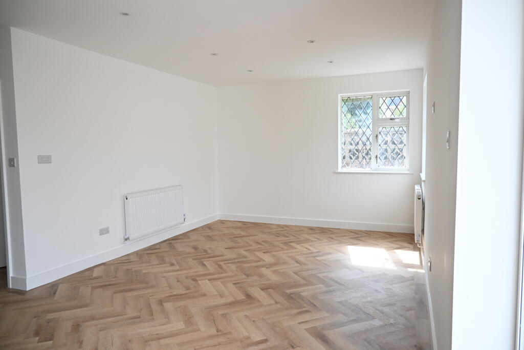 House in Worthing, West Sussex - More