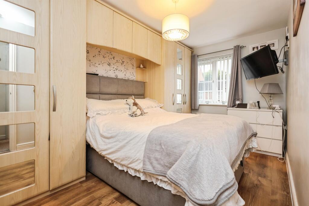House in Sandwell, Perry's Lake - View 5