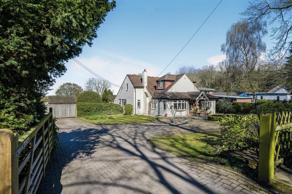 Main image of property: Longfield Avenue, Newbarn
