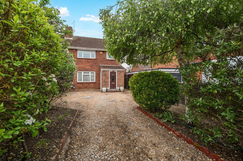 Main image of property: Linkenholt Way, Havant, Hampshire, PO9