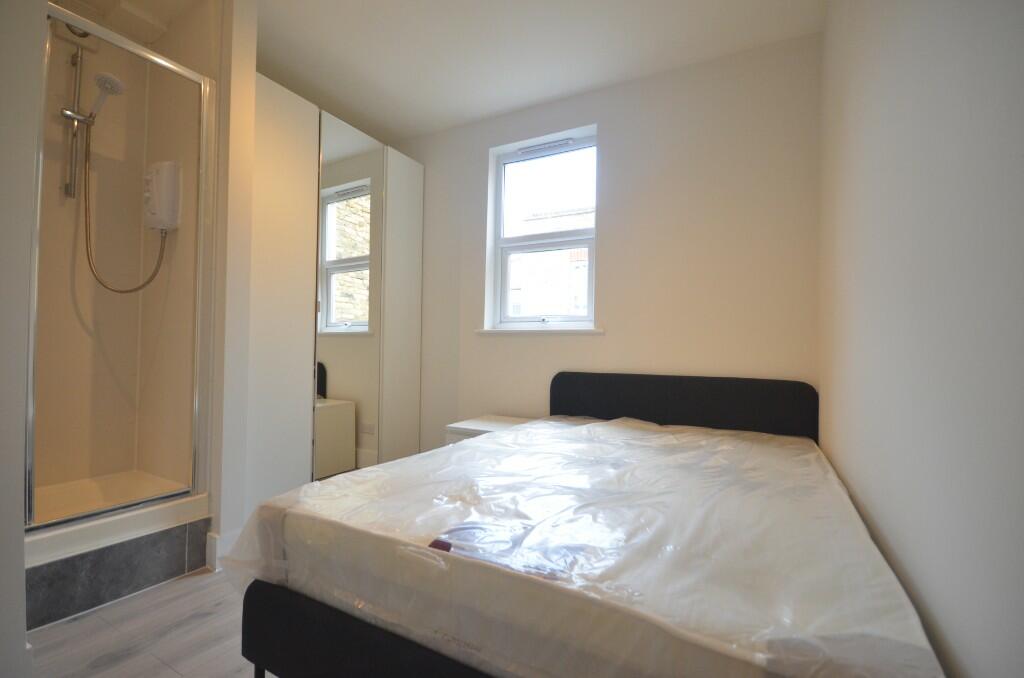 House in London, Mile End - View 3