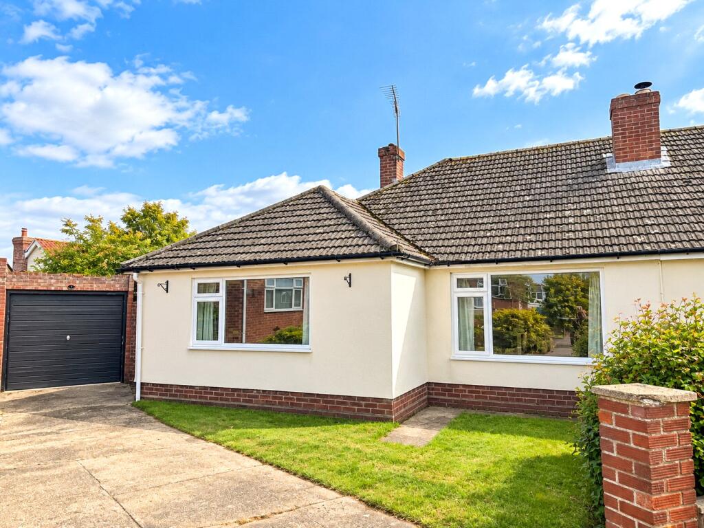 Main image of property: Green Crescent, Bucklesham, Ipswich, IP10
