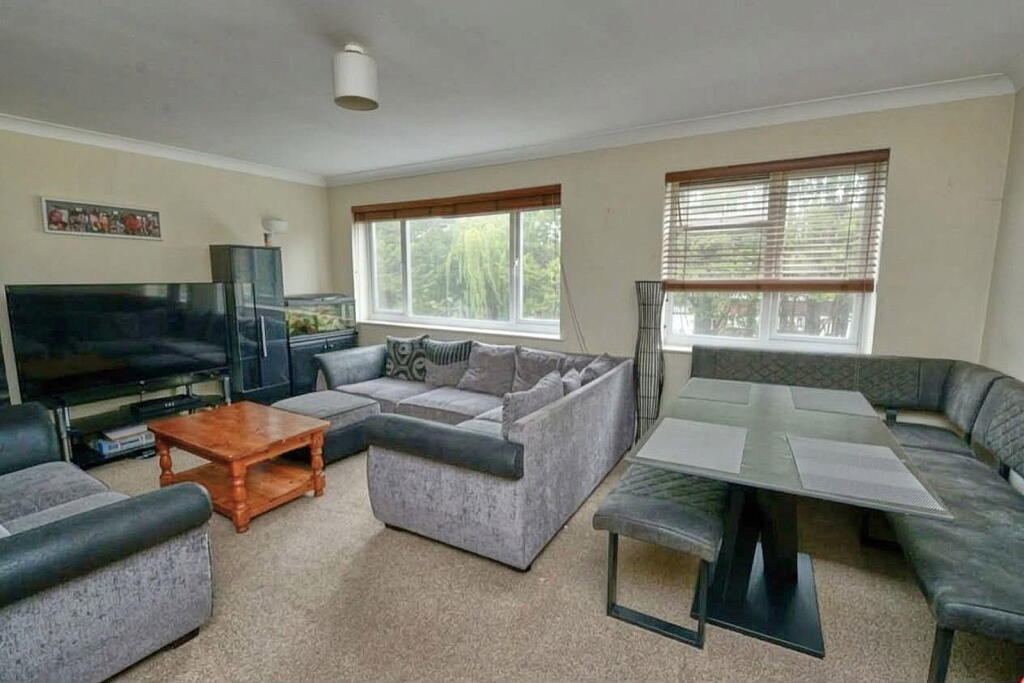 Apartment in Guildford - View 3