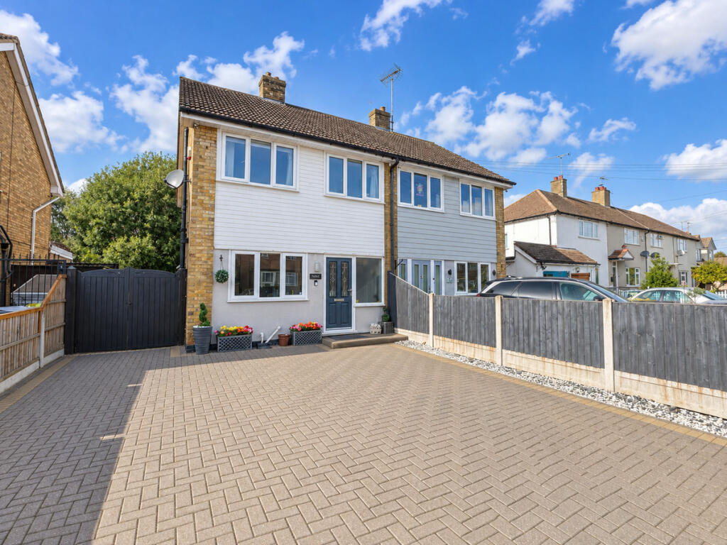 Main image of property: The Drive, Rochford, SS4 1