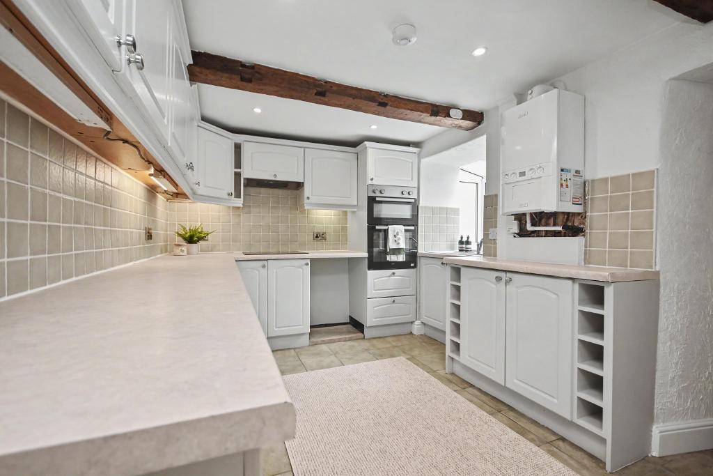 House in Hyndburn, Oakenshaw - More