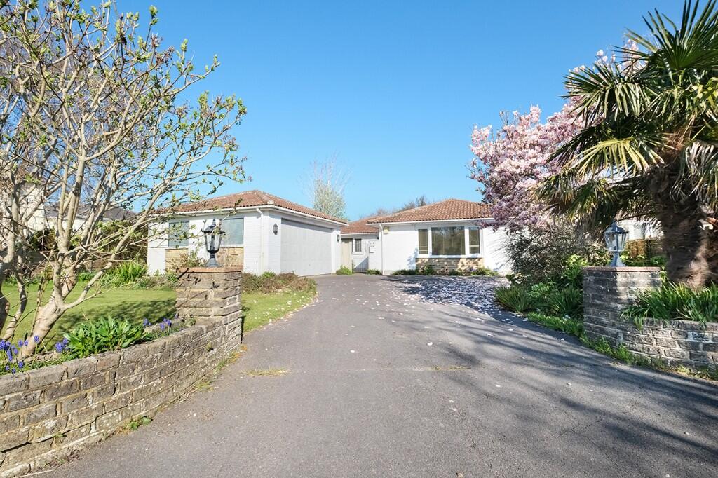 Main image of property: Tithe Barn Close, Aldwick Bay Estate, Bognor Regis, West Sussex, PO21