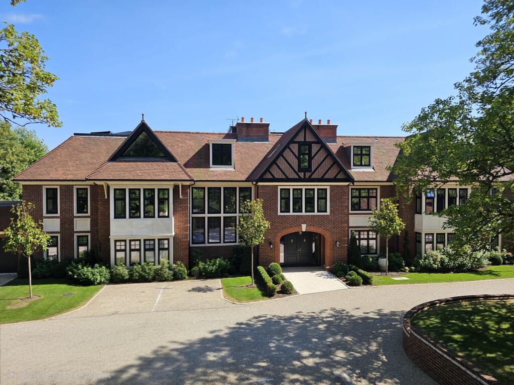Main image of property: Castle Hill, Farnham, GU9