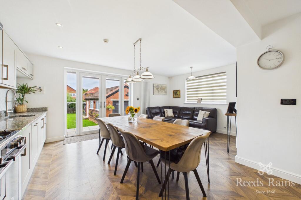 House in Rotherham, Throapham, Dinnington St. John's - View 5