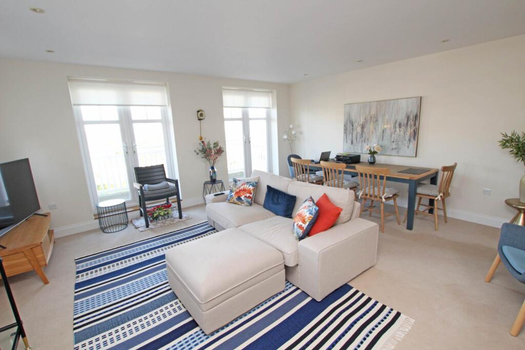 Apartment in Eastbourne, East Sussex - View 5