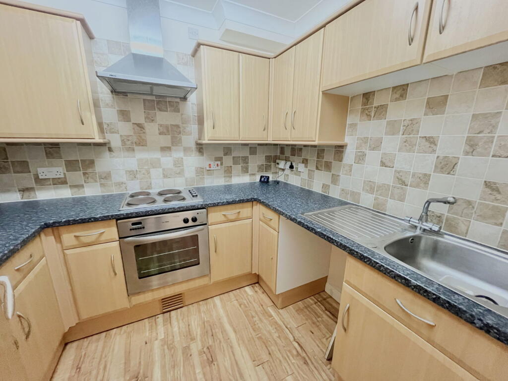 12 Warrior Court, Gosport PO12 1BS photo 4